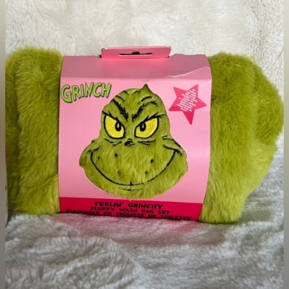 The Grinch Wash Bag